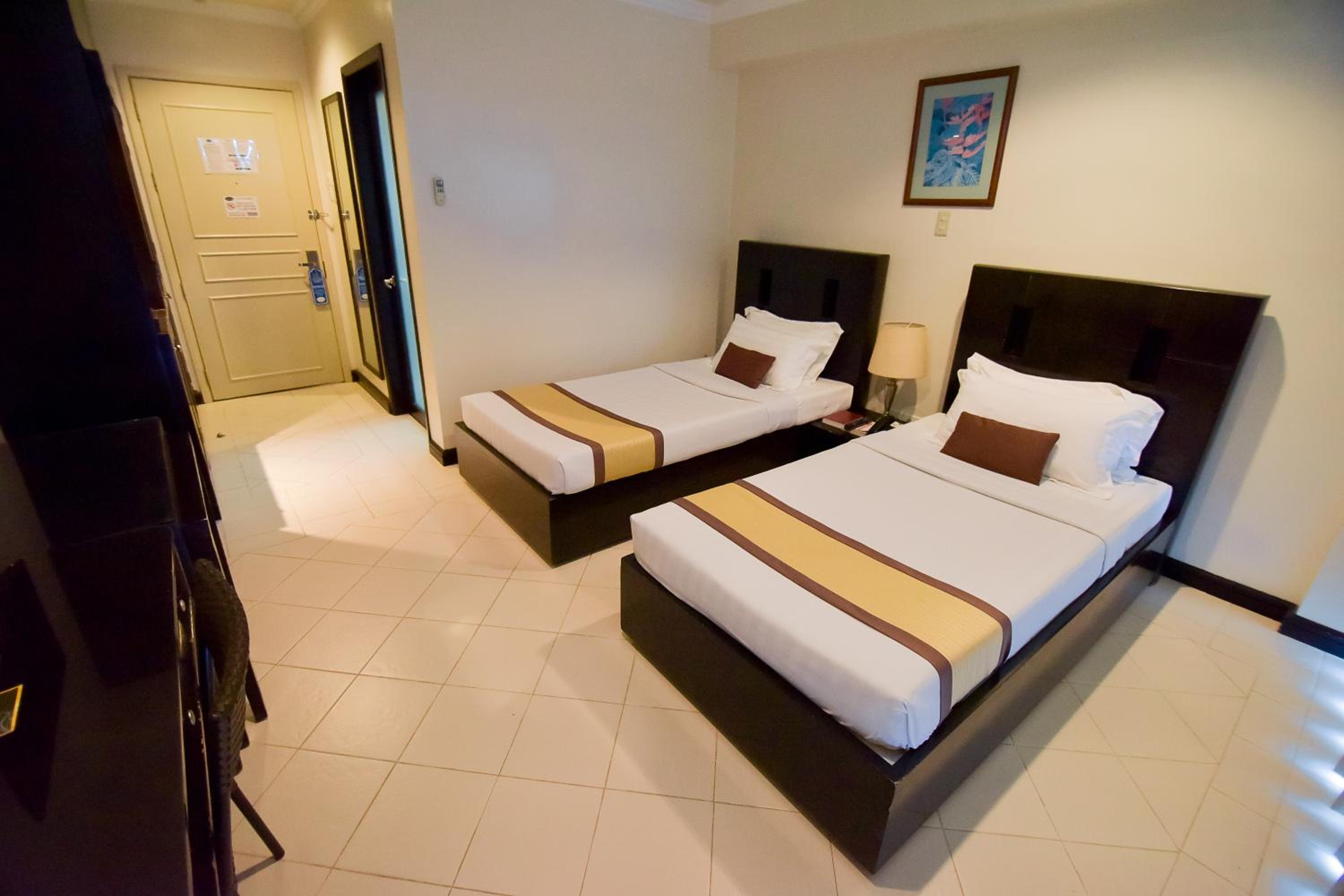 Hotel Tavern Surigao 20/57