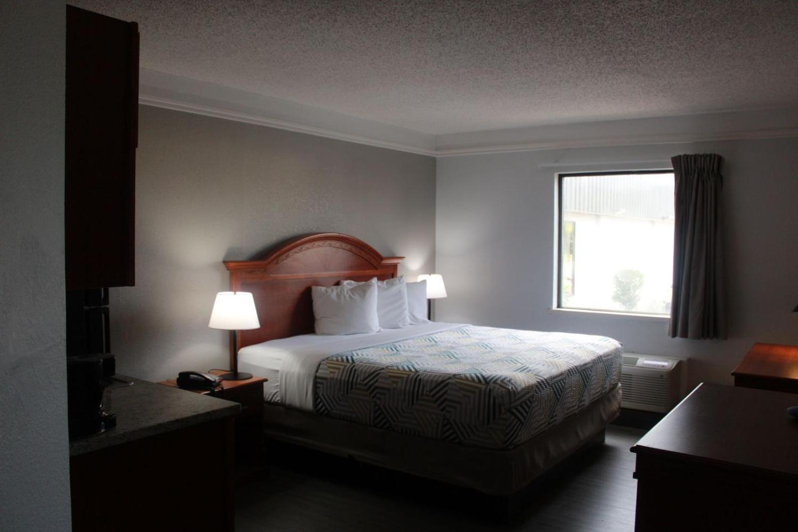 Home Place Suites 8/38