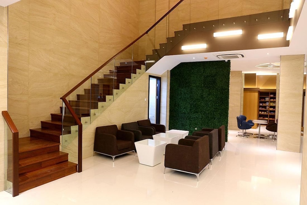 Grand Citihub Hotel at Panakkukang 10/15