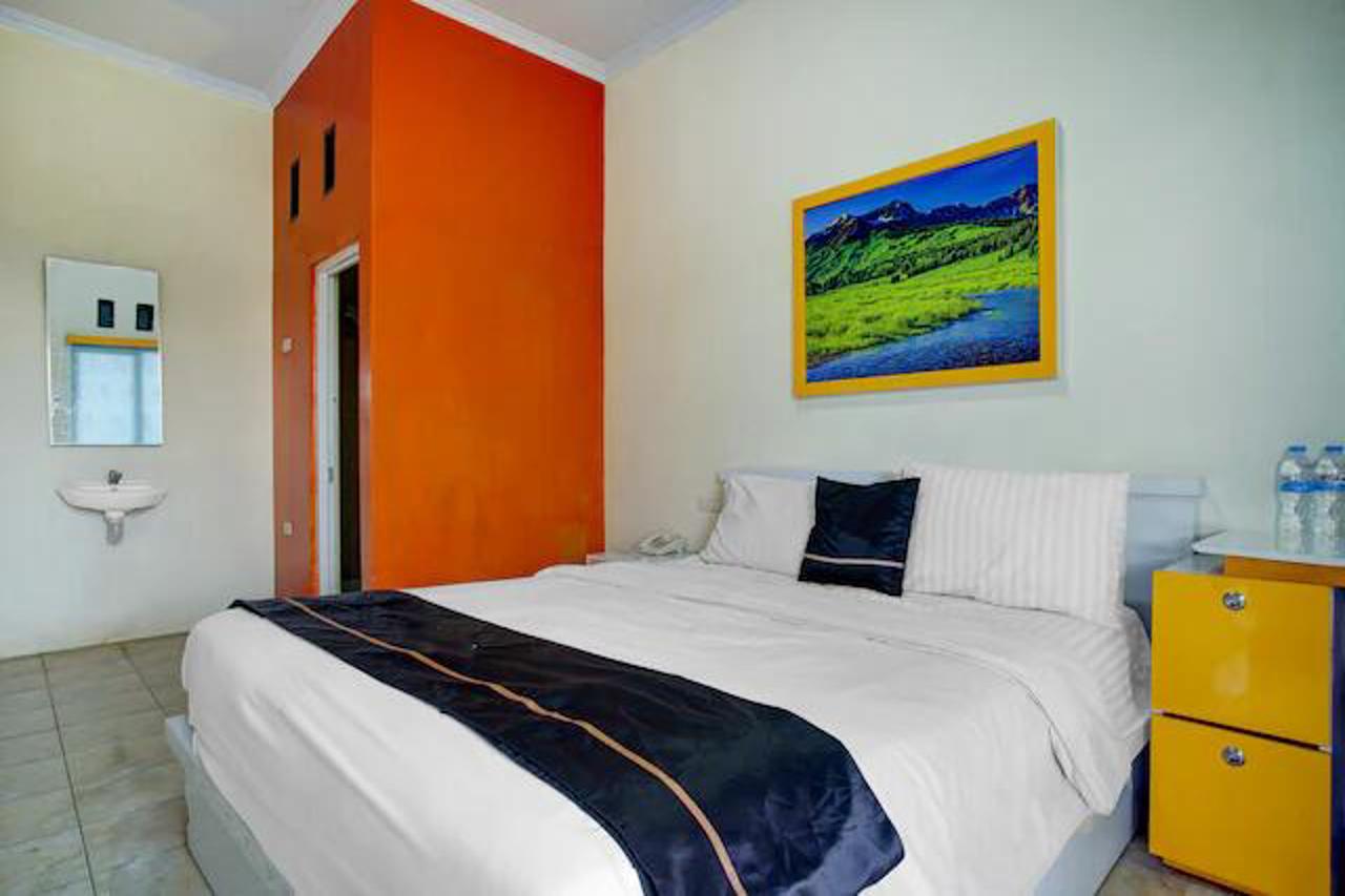 Room at Hotel O near Mall Boemi Kedaton formerly Hotel Lima Residence, BANDAR LAMPUNG