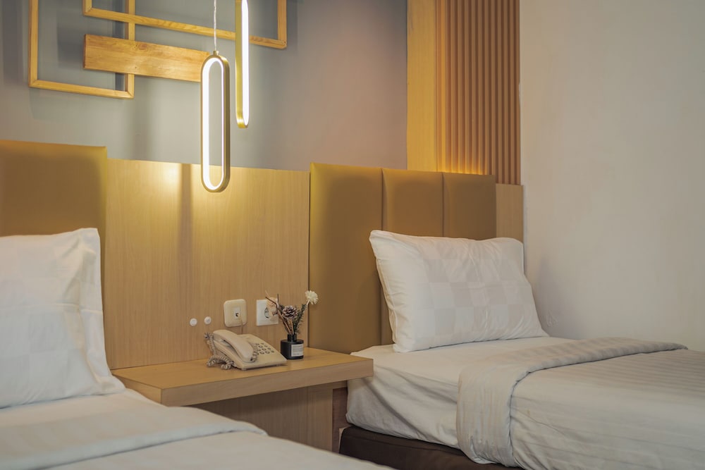Best Hotel Kedungsari 18/42