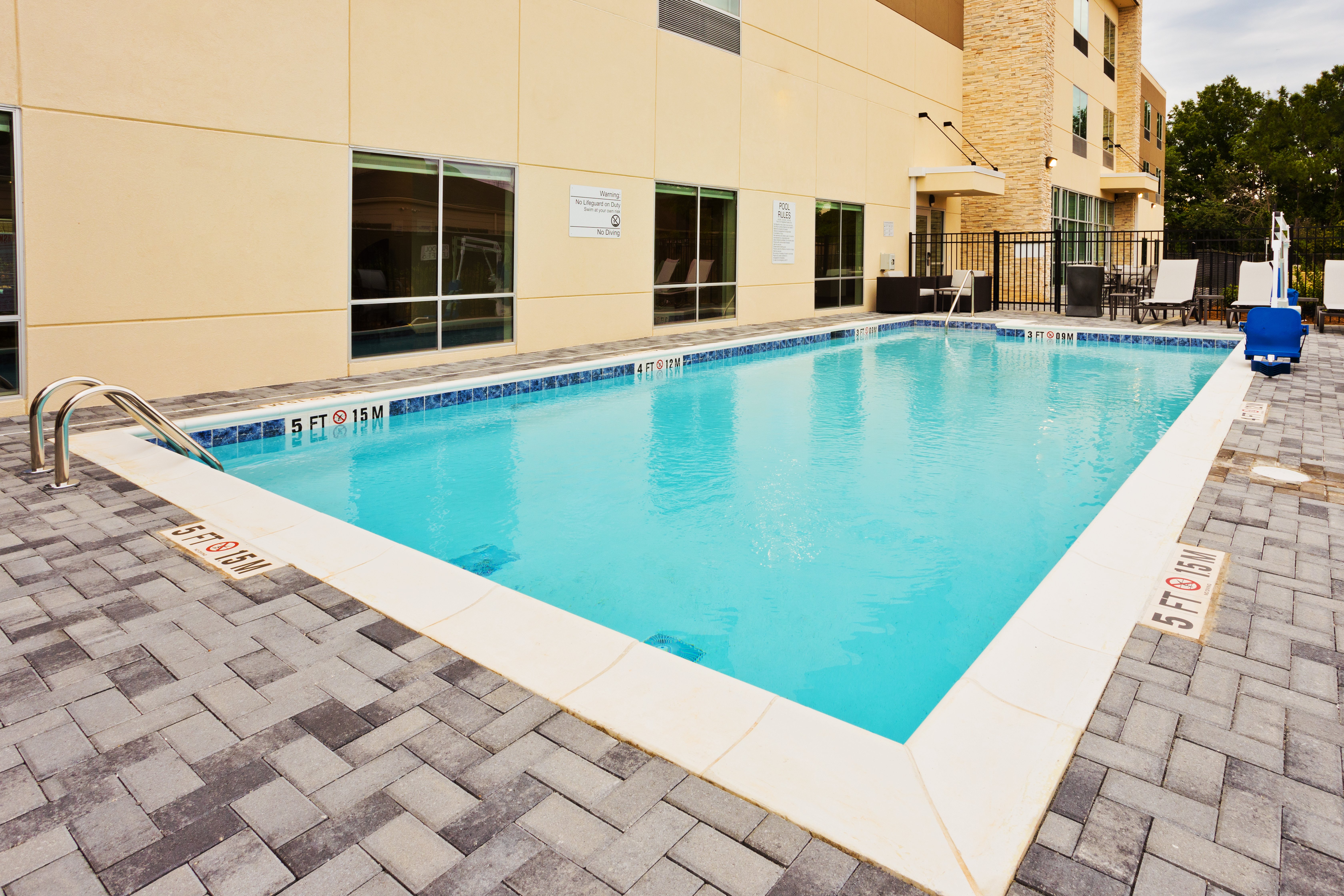 Holiday Inn Express COLUMBUS NORTHEAST 54/54