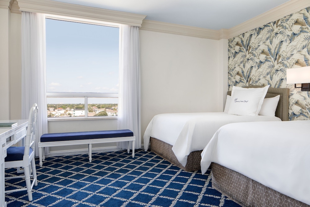 Room, 2 Double Beds, Pool Access, Accessible