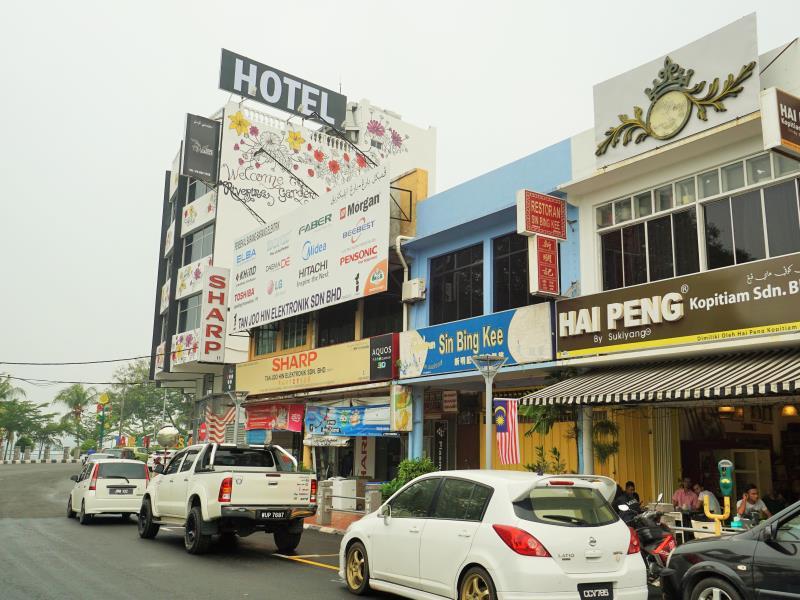 Riverine Garden Hotel 36/39
