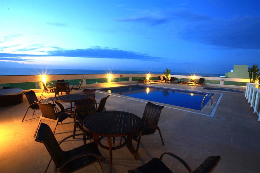 Royal Macae Palace Hotel 40/41