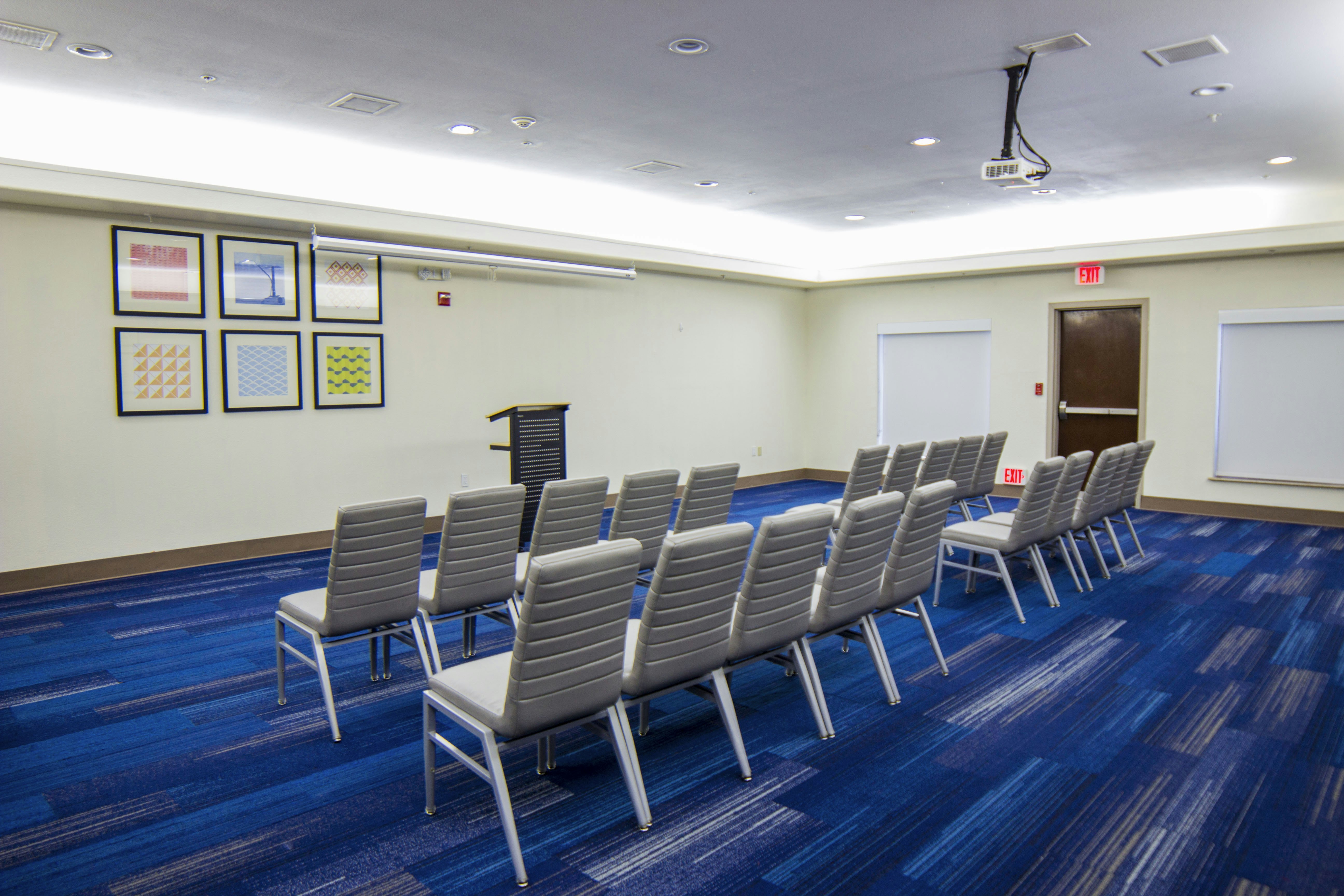 Holiday Inn Express Hotel & Suites Seguin 45/49