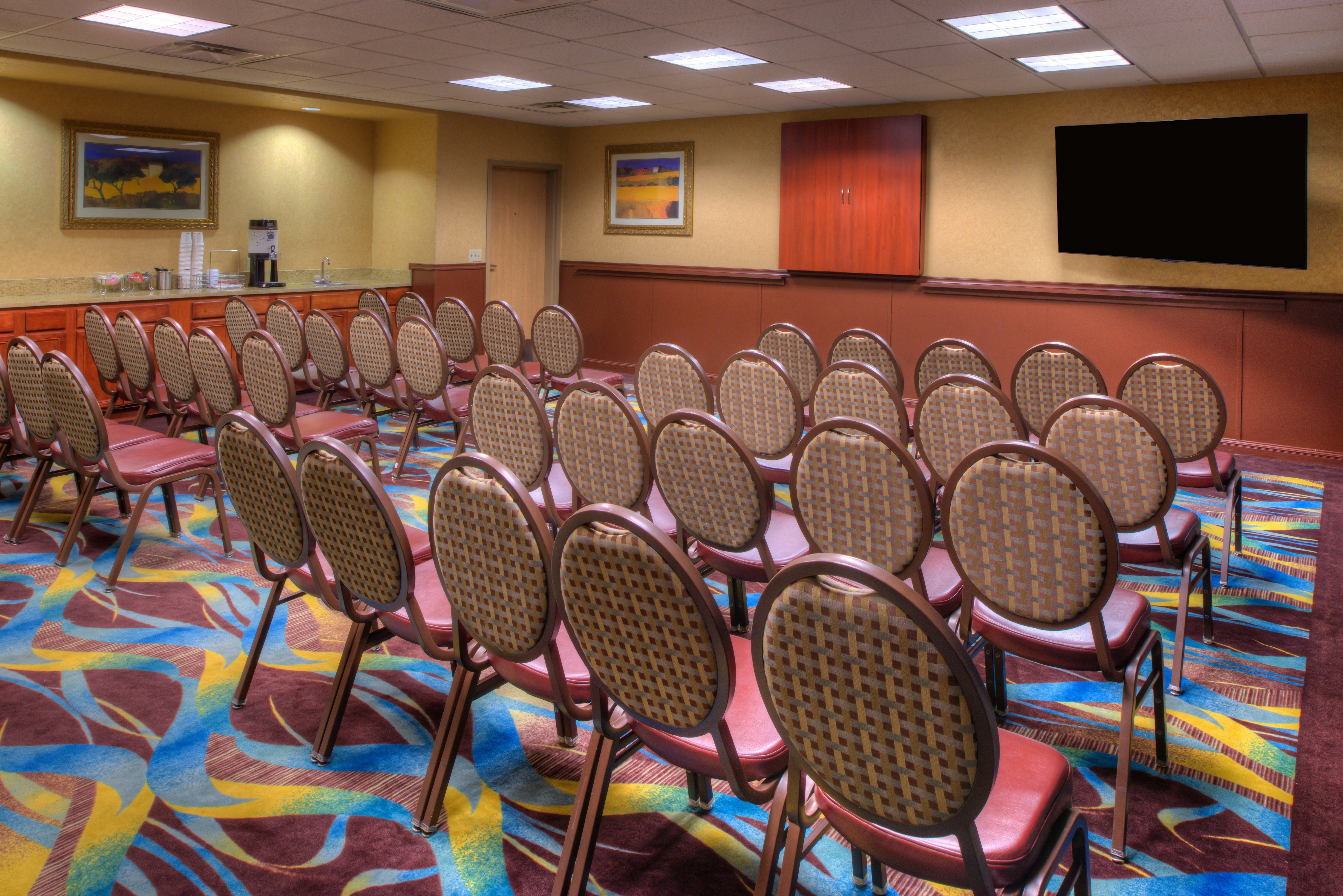 Hampton Inn Suites Ontario 46/60
