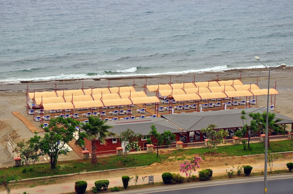 Sey Beach Hotel & Spa 6/50