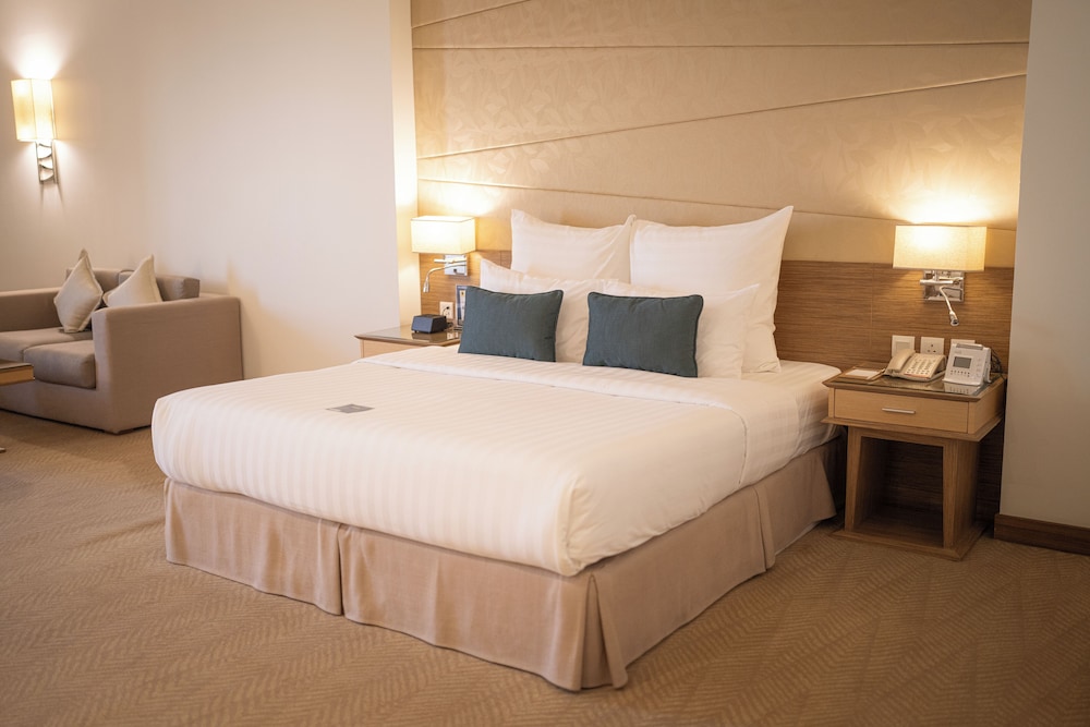 فندق جولدن توليب الدمام الكورنيش(Golden Tulip Dammam Corniche Hotel) 24/60