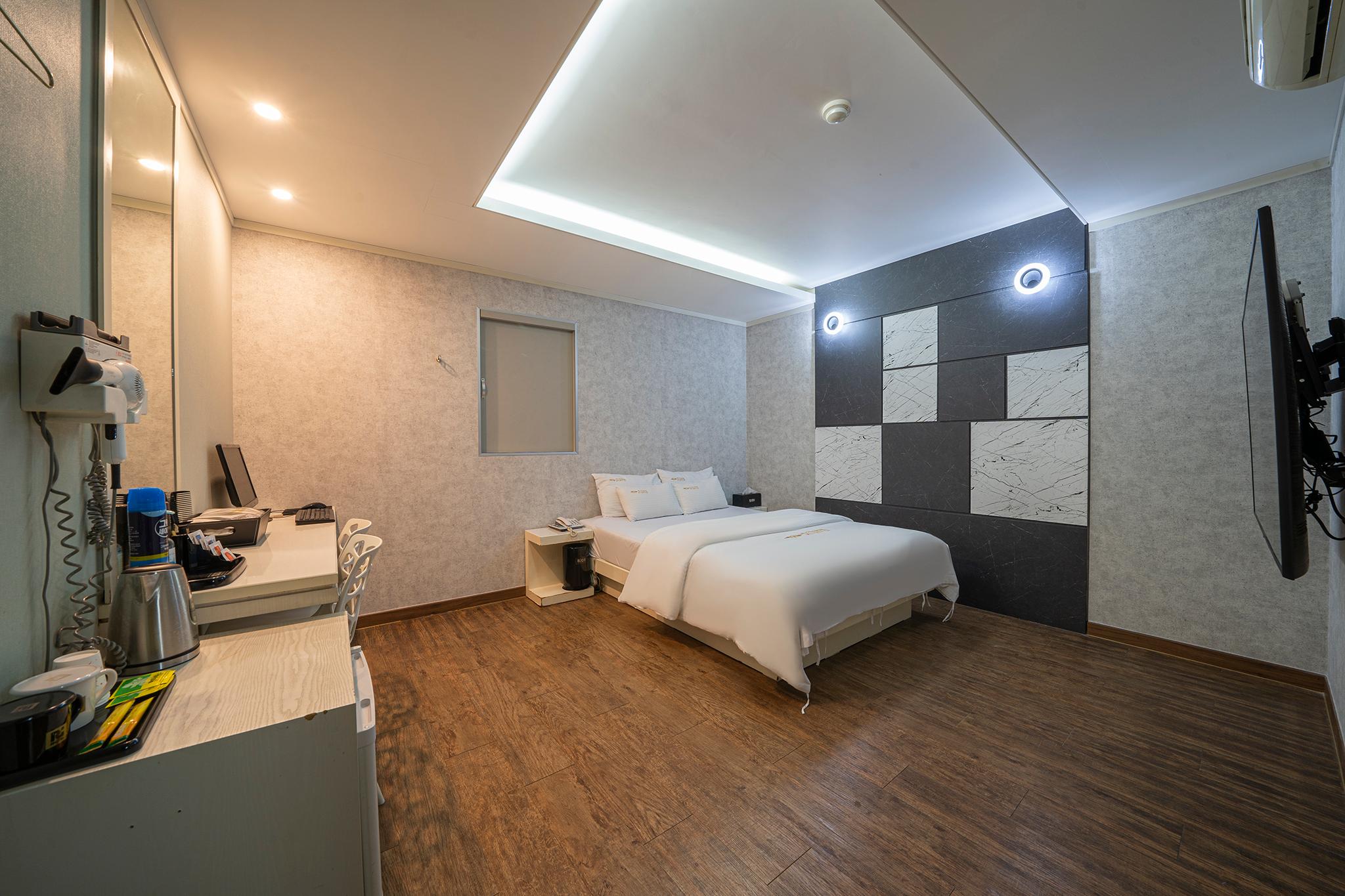 Richi Hotel 28/78