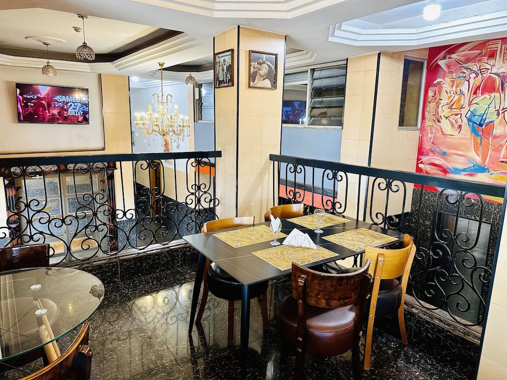 YaahoT Hotel 36/50