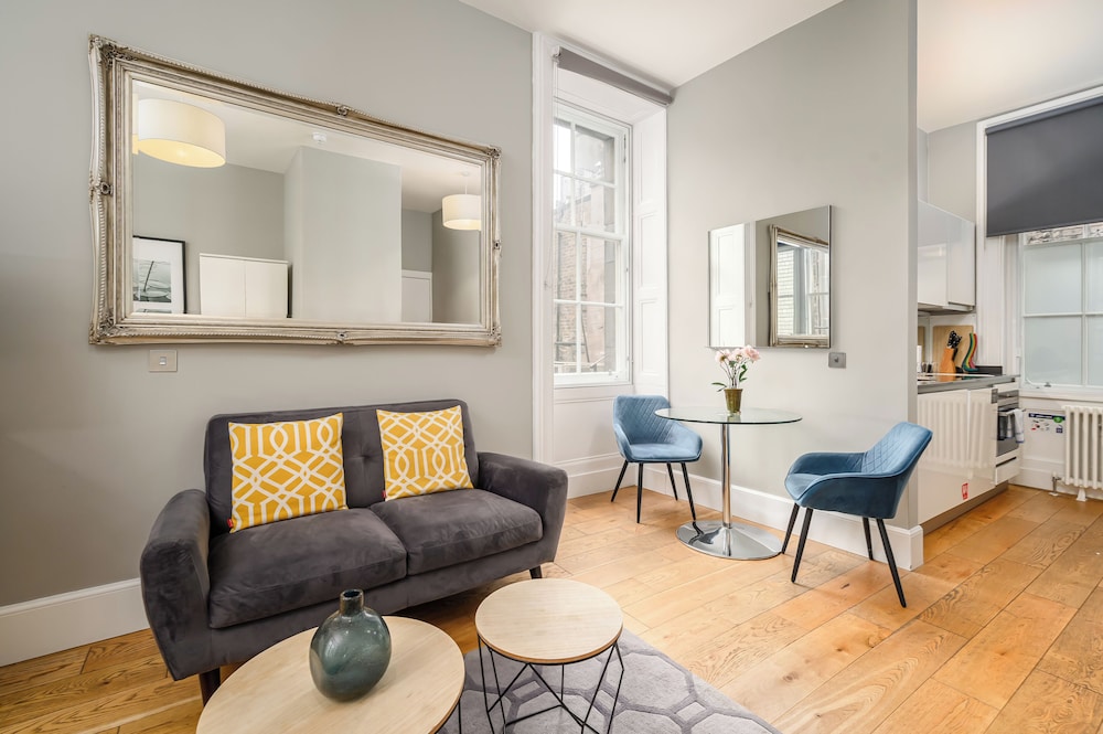 Destiny Scotland - St. Andrew Square Apartments 20/50