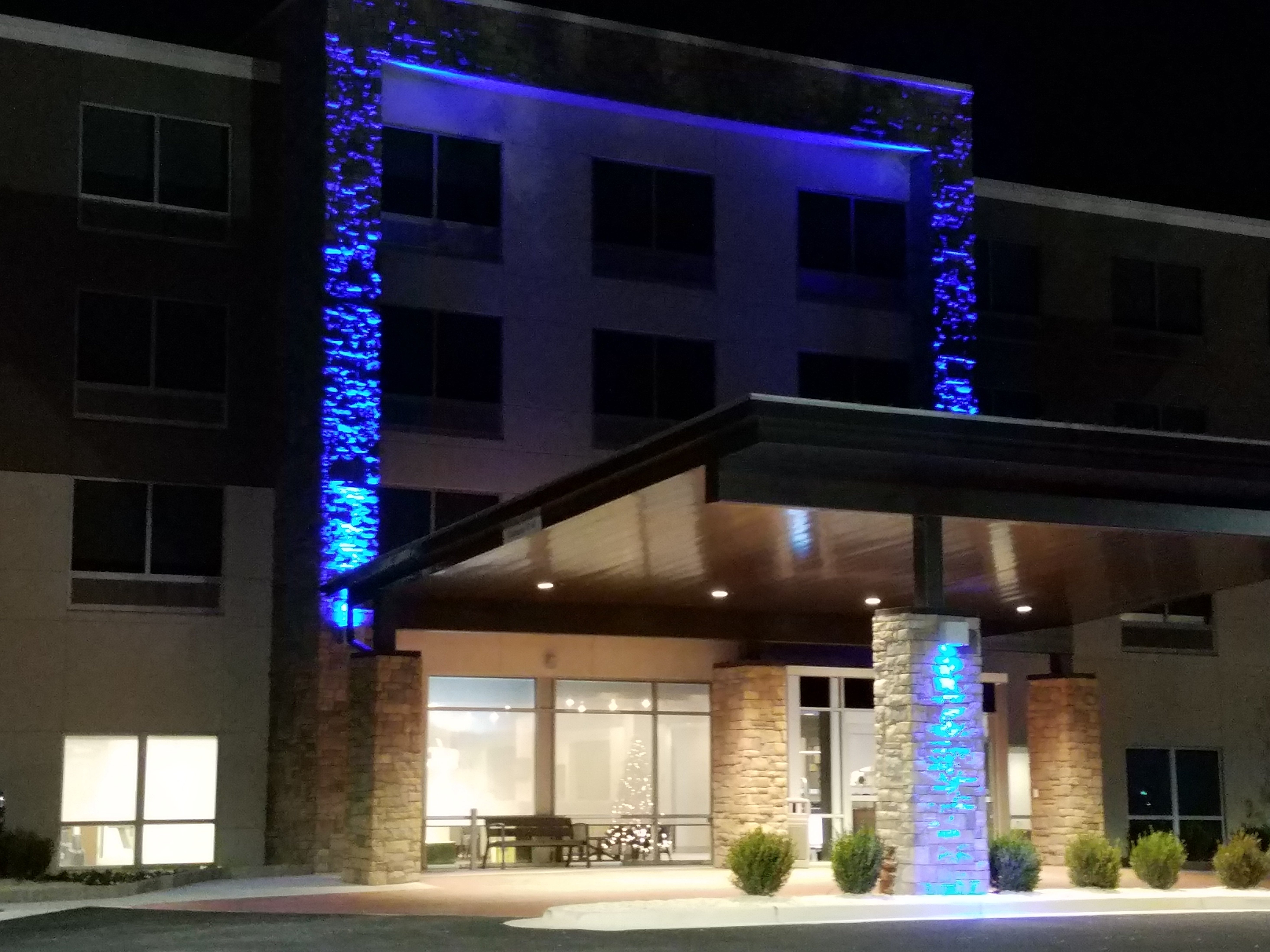 Holiday Inn Express And Suites Decatur 1/27