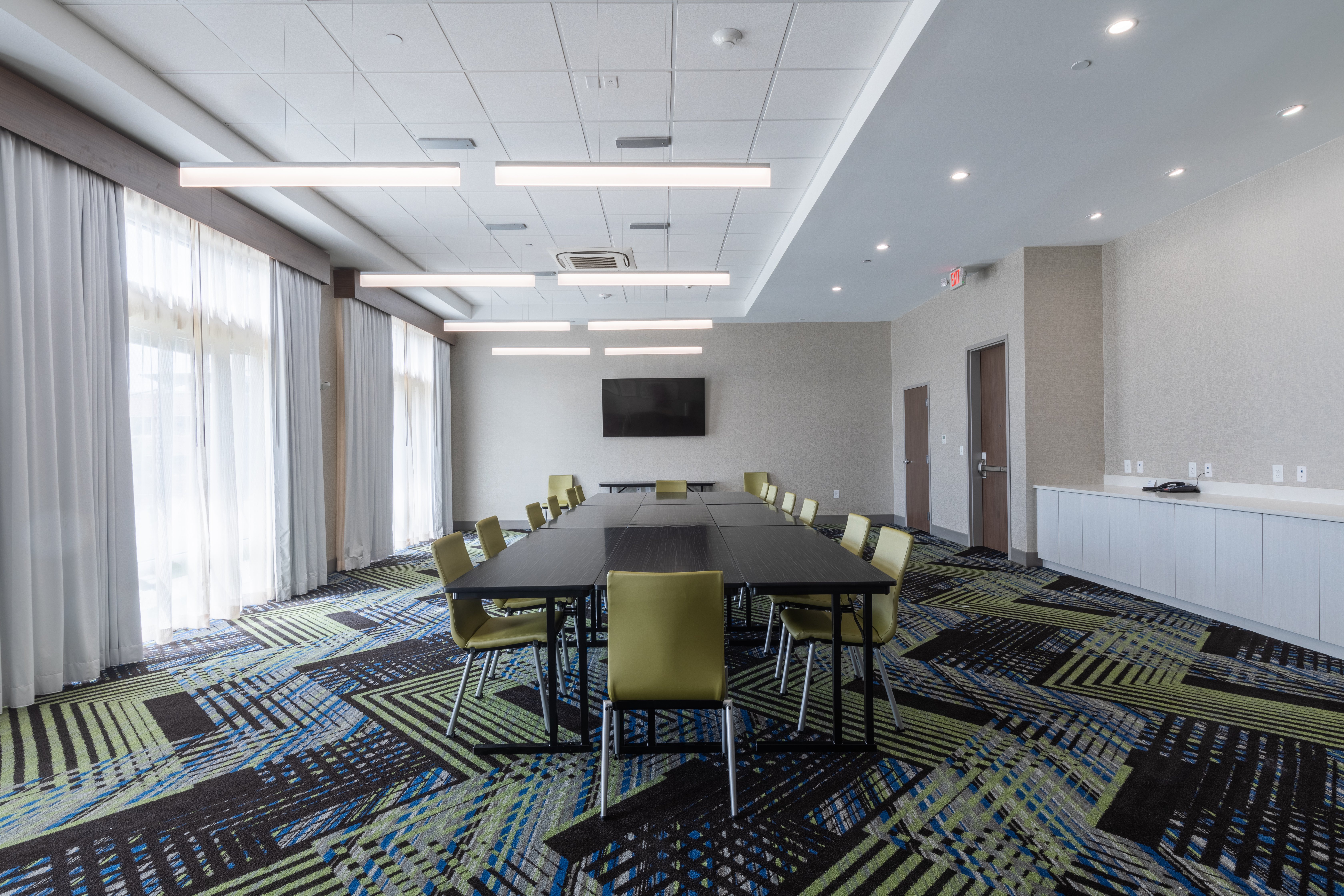 Holiday Inn Express & Suites Columbia Downtown – The Vista 53/60
