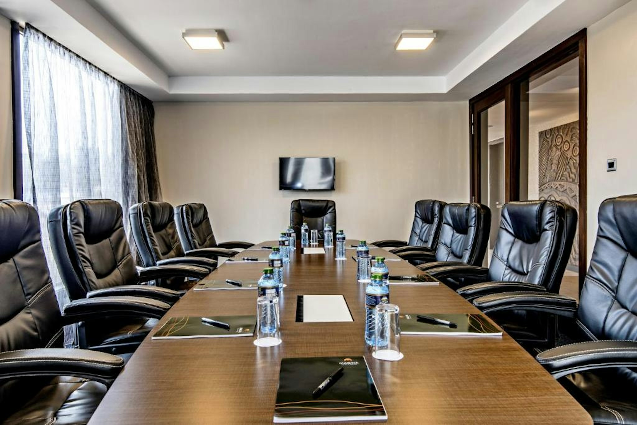 Magna Hotel And Suites 13/15