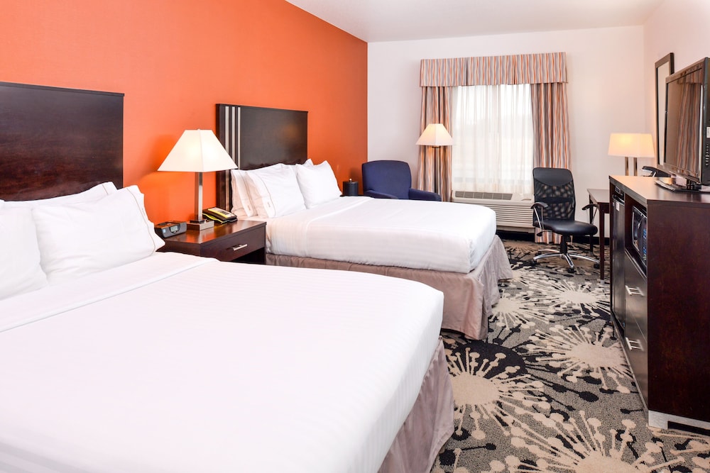 Holiday Inn Express Hotel And Suites Greenfield 18/65