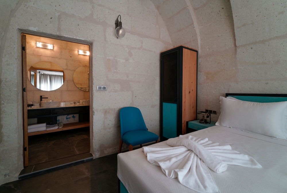 The Niche Cave Hotel +12 Adult 13/50