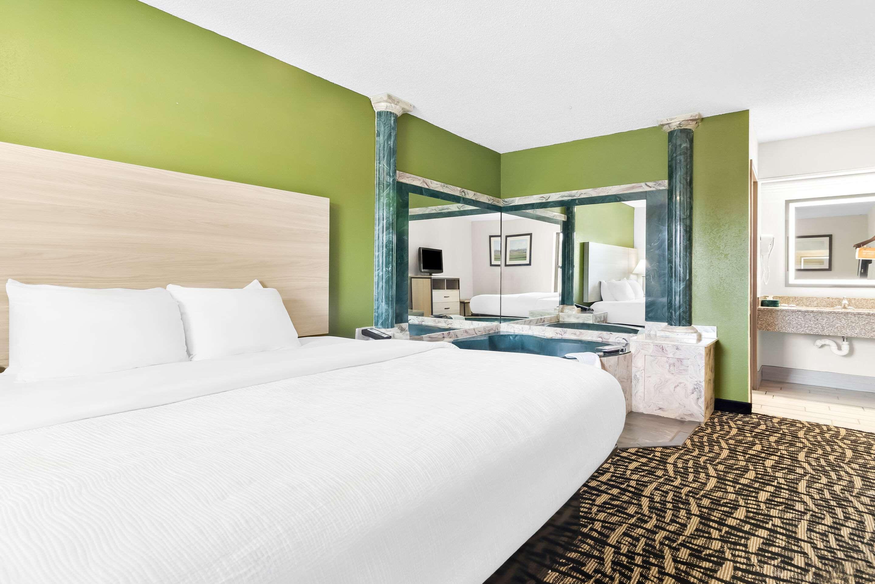 Quality Inn Russellville 6/25