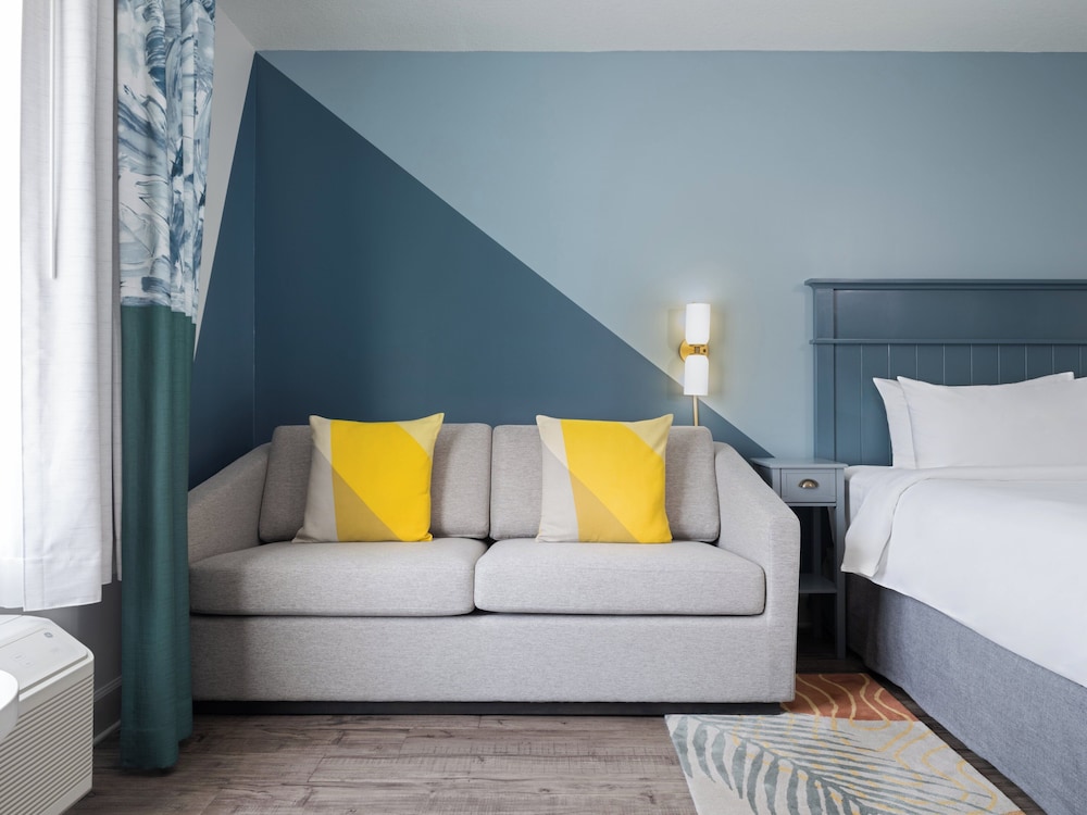 Suite, King Bed