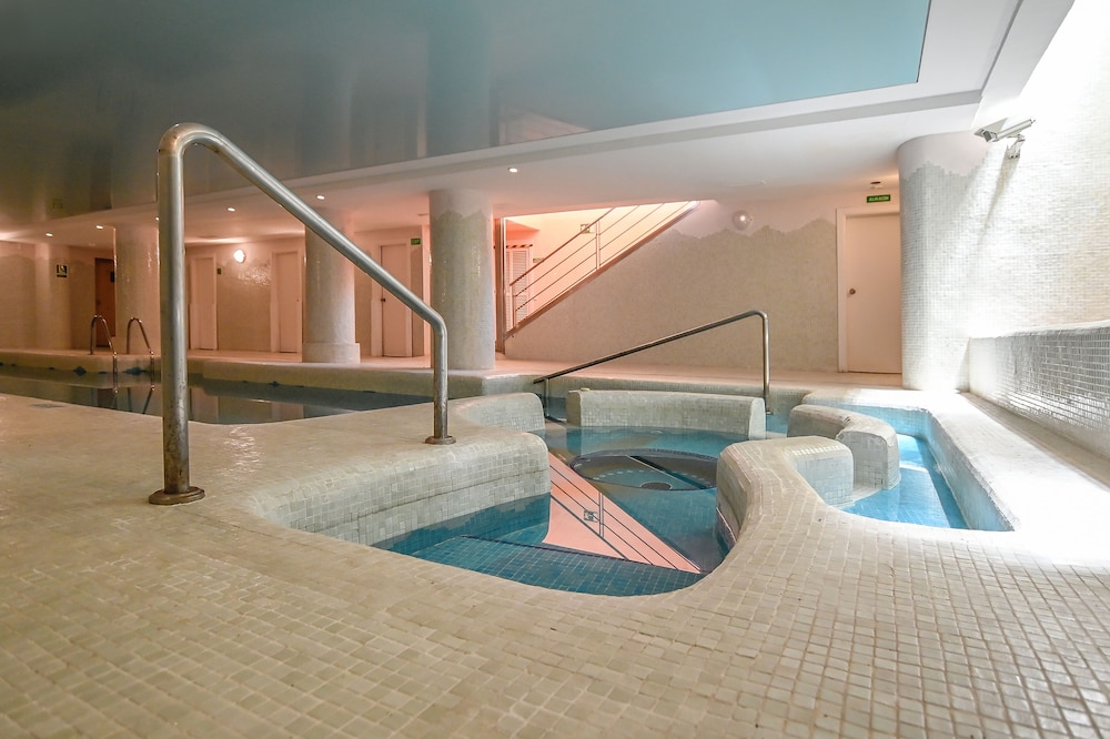 Hotel Alondra 24/50