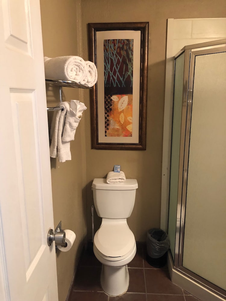 Howard Johnson by Wyndham Odessa TX 49/49