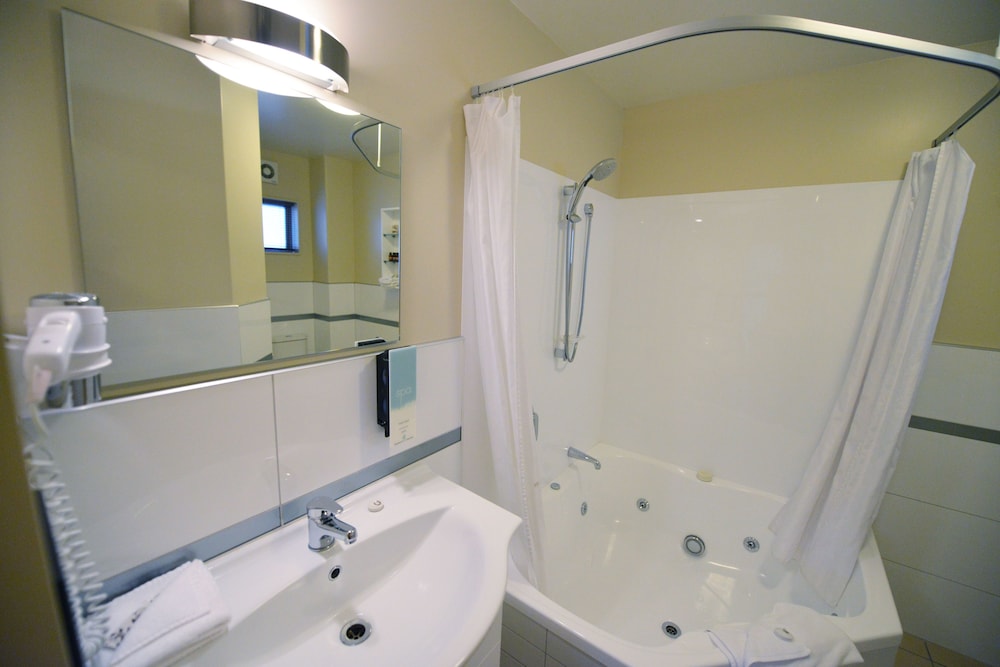 166 Majestic Court Motel 19/48