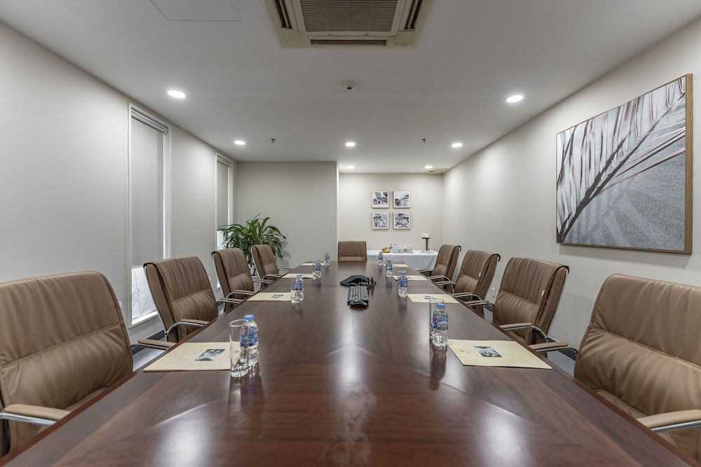 Garden View Court Serviced Apartments 44/50