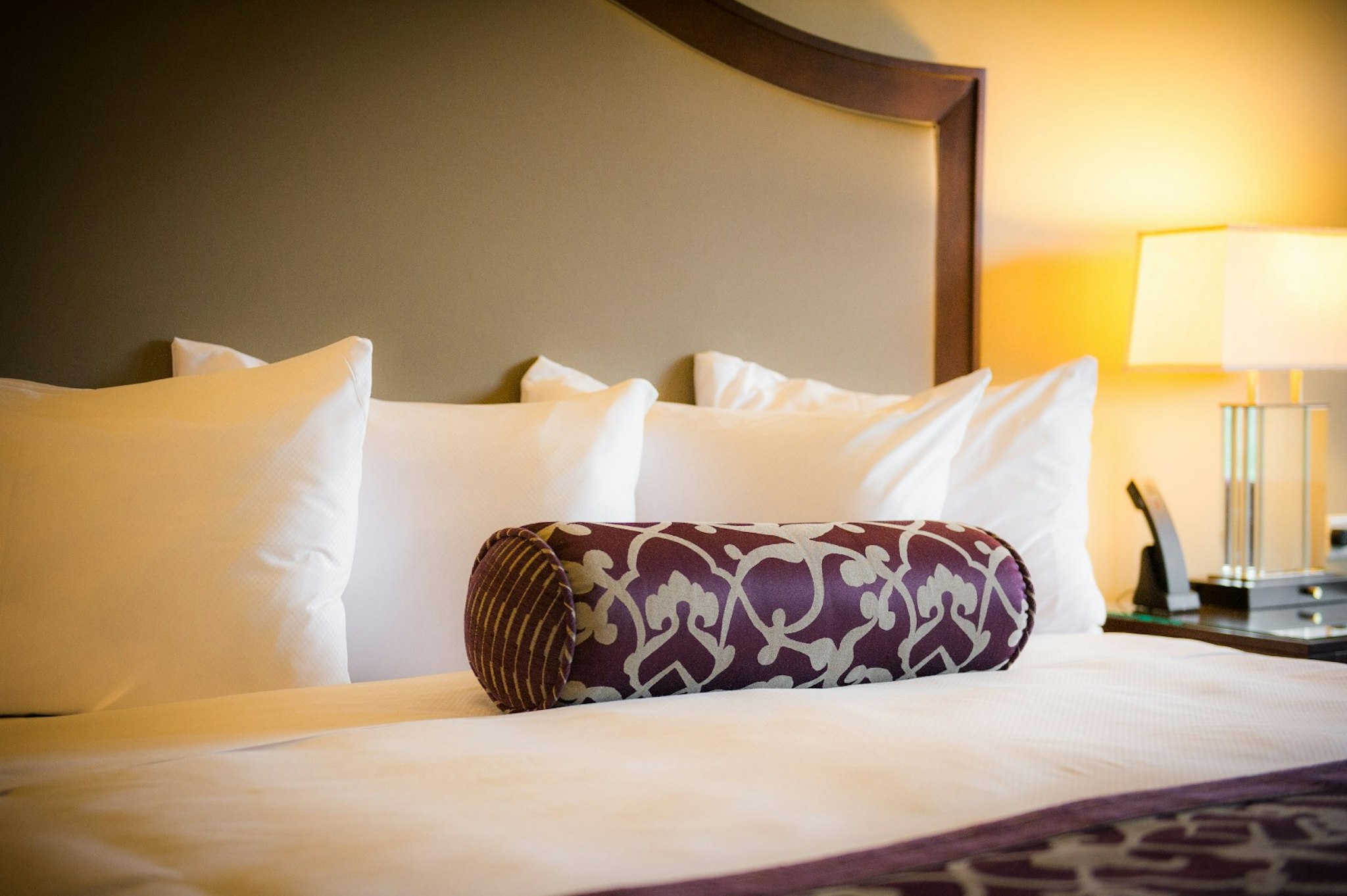 Lakeshore, Queen Bed, Accessible