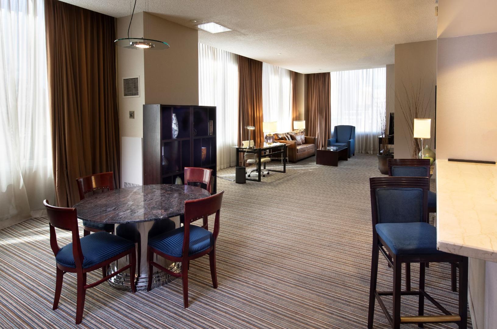 Governor, Suite