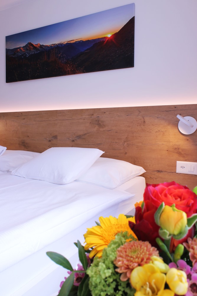 HOTEL BERNERHOF photo2
