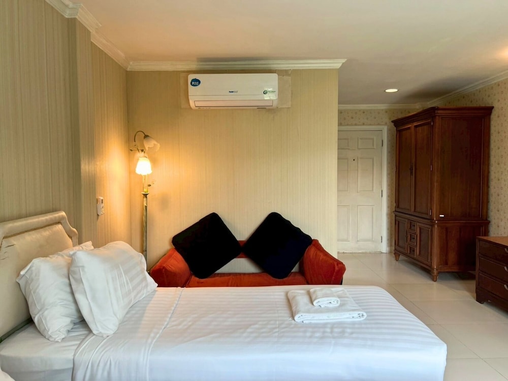 Chateau De Khaoyai Hotel & Resort 6/19