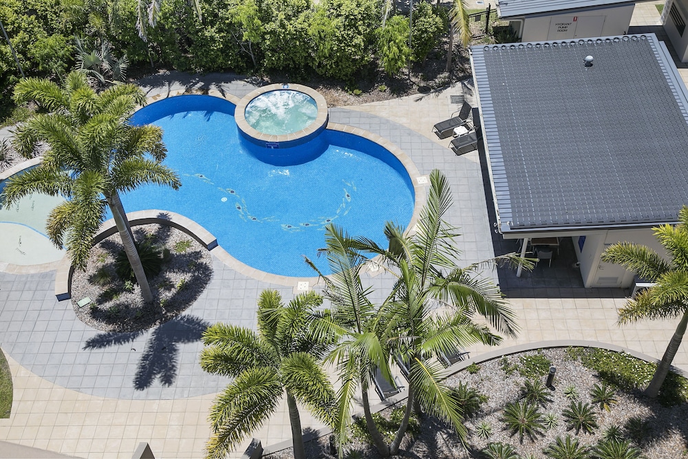 Akama Resort 57/66