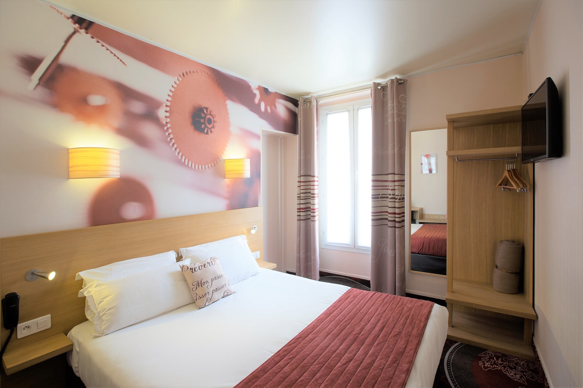 Adjoining, 2 Double Beds، Ariane Montparnasse 4/10