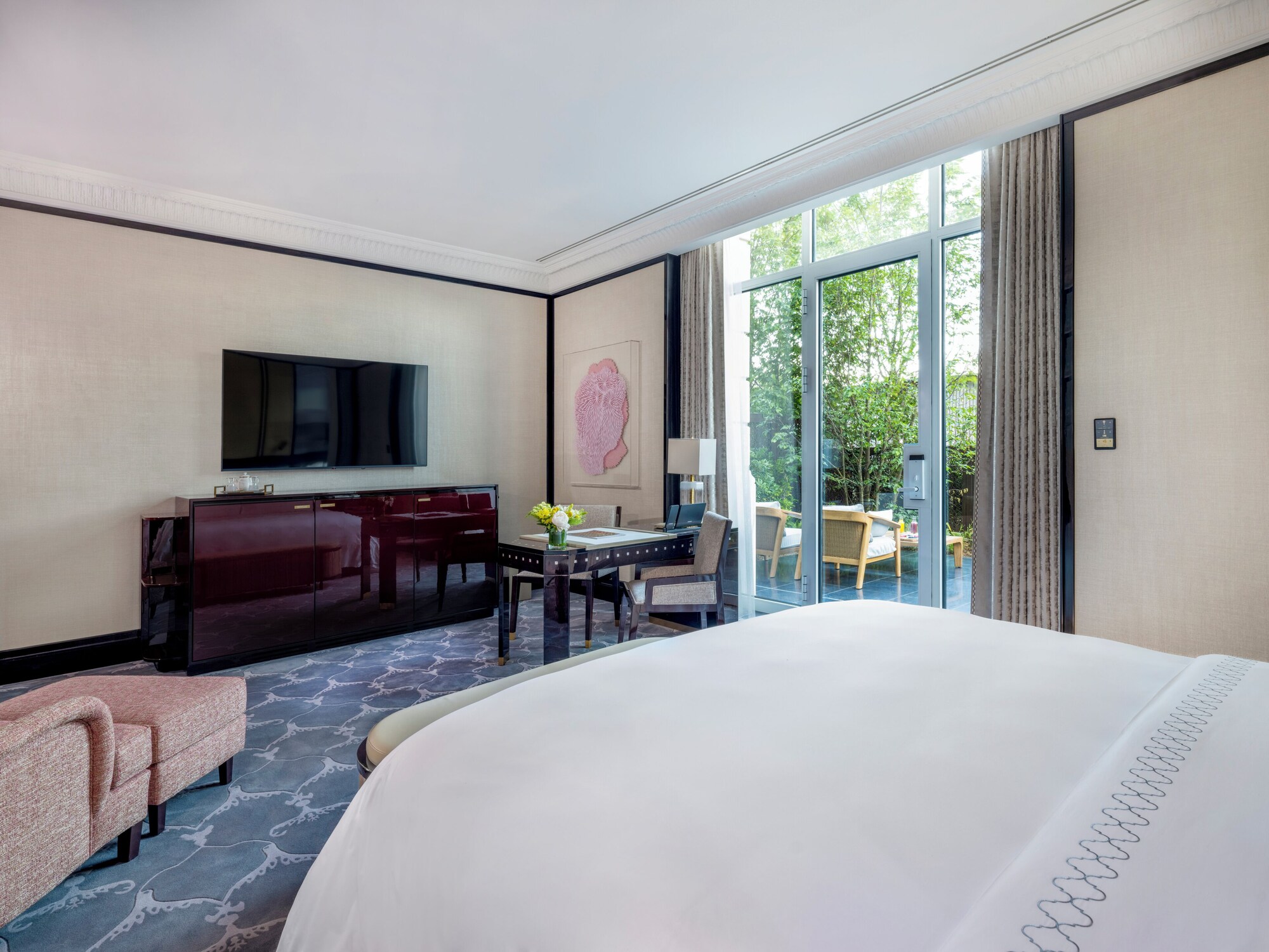 Deluxe, King Bed, Private Garden