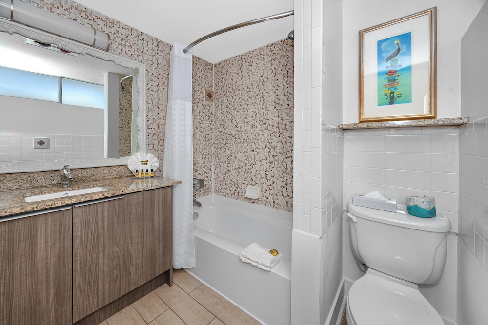 غرفة قياسية كبيرة بسريرين كوين، Best Western Plus Yacht Harbor Inn 3/3