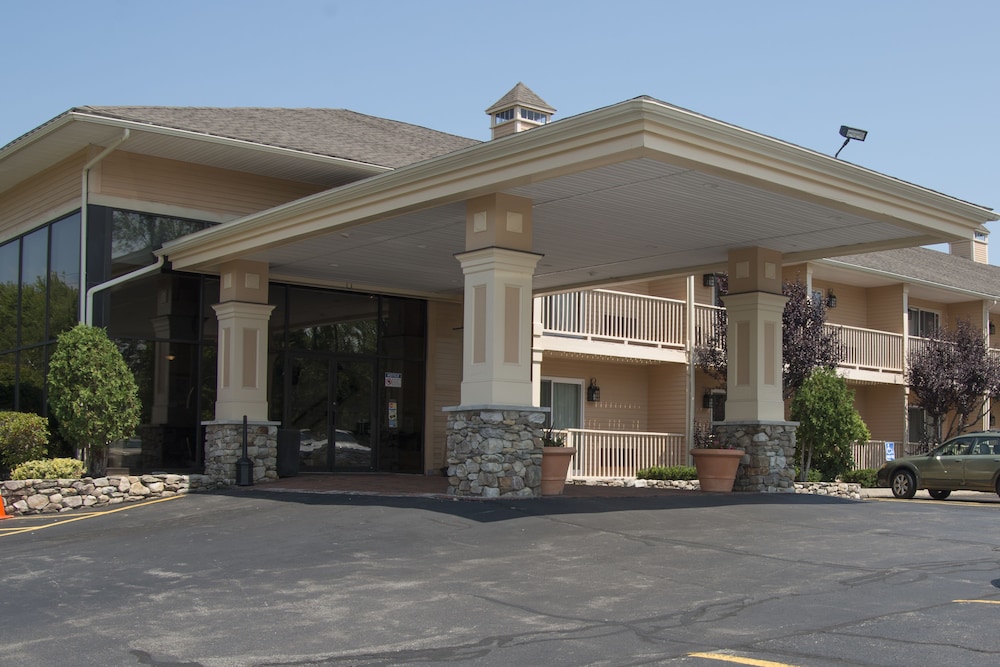 Hampton Falls Inn 40/44