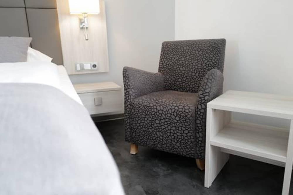 Bruhls Hotel Trapp 26/50