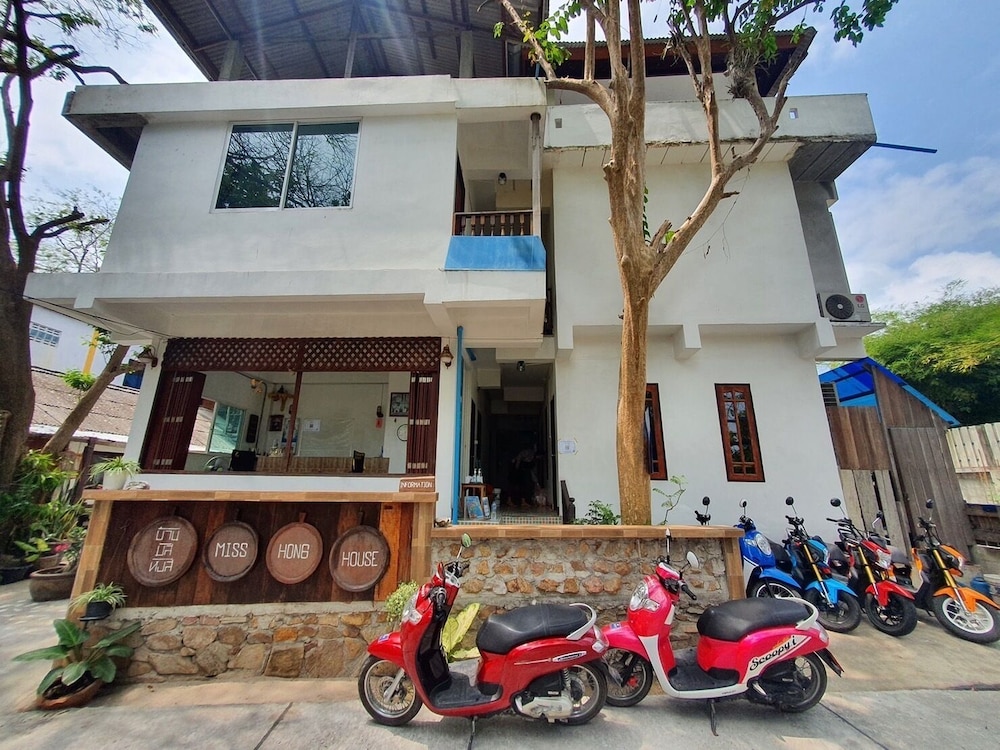 Miss Hong House 40/50