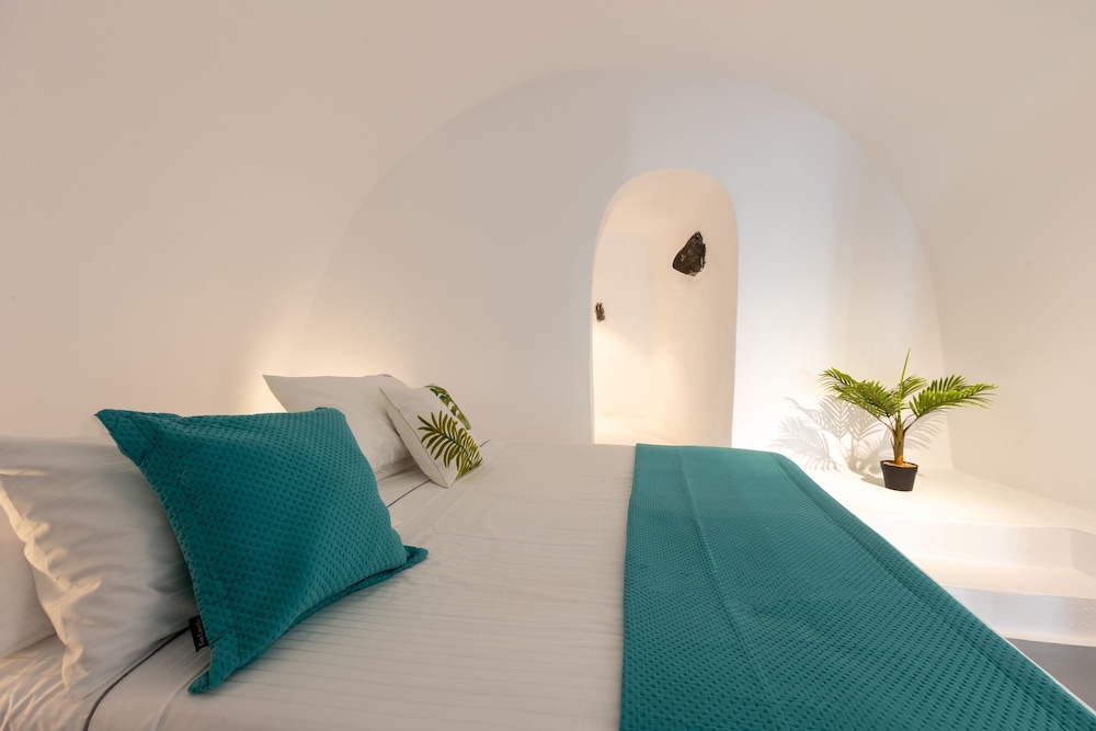 Heavens Edge Cliffside Villas & Suites 29/50