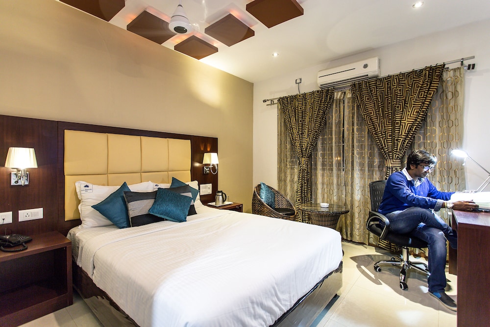 Rajmahal Inn 22/50