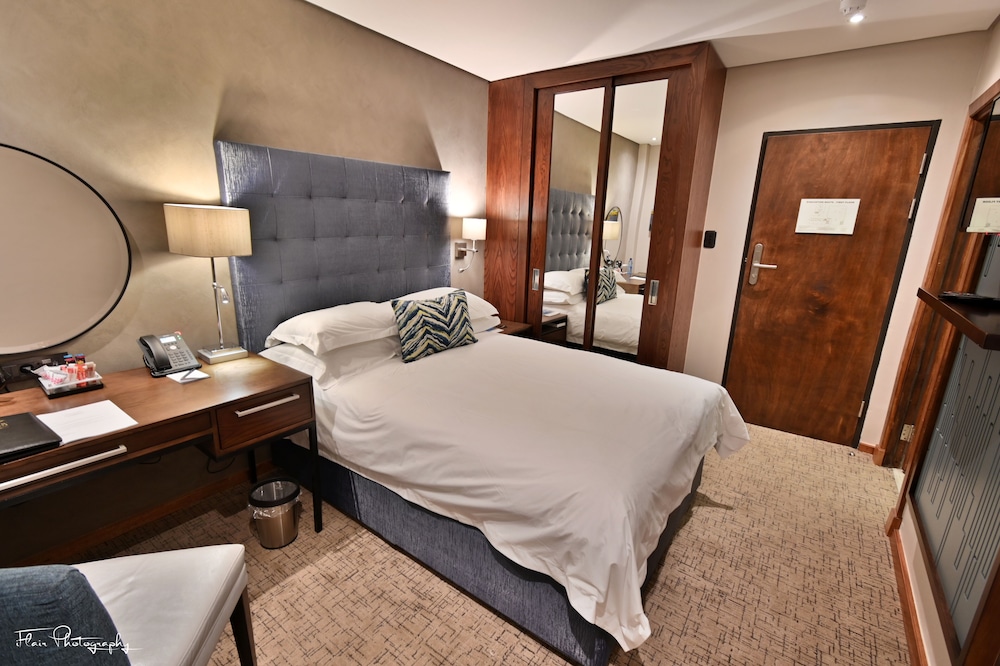 Stanville Hotel 23/50
