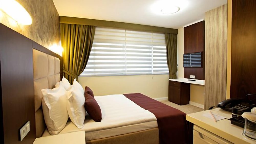 End Glory Hotel 14/49