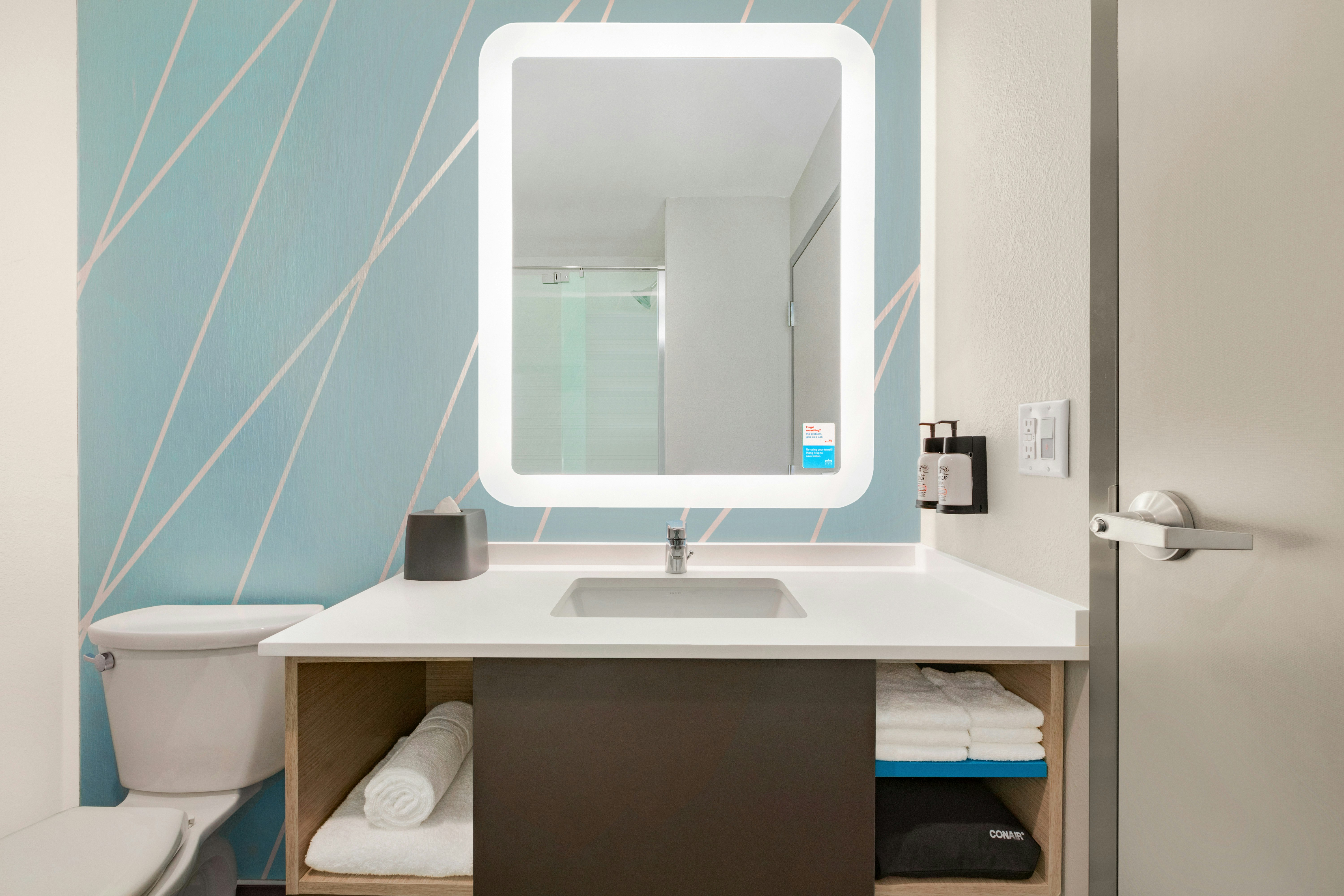 غرفة بسرير كينج، Avid Hotels Denver Airport Area 6/6