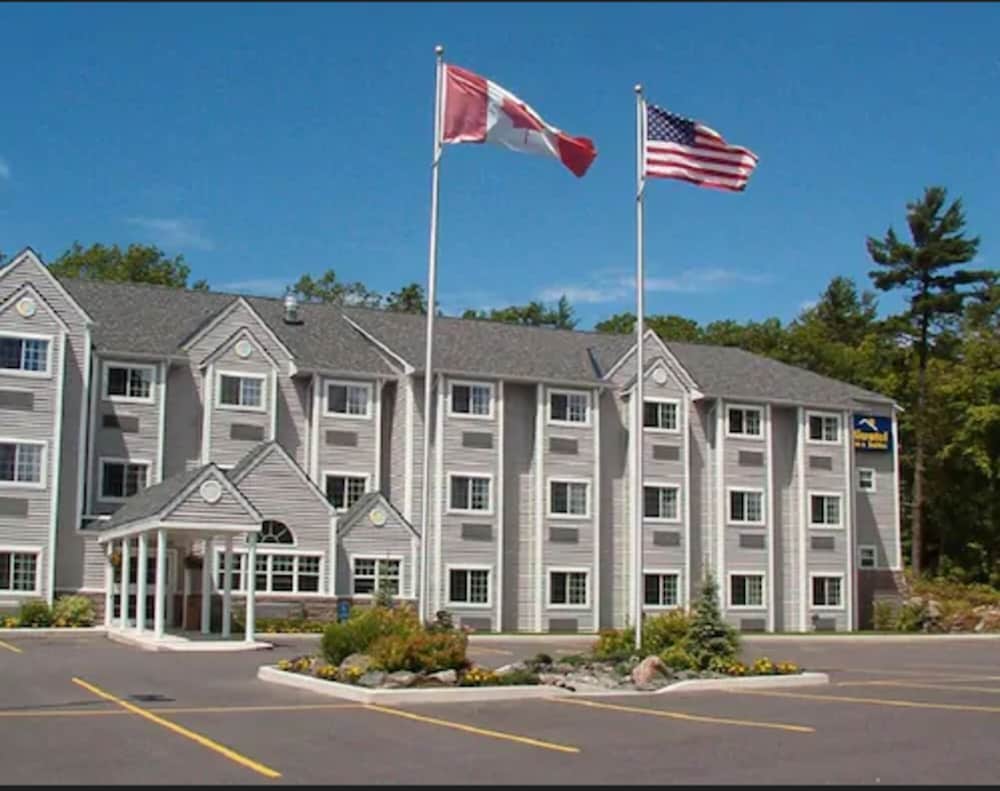 Microtel Inn By Wyndham Parry Sound 2/24