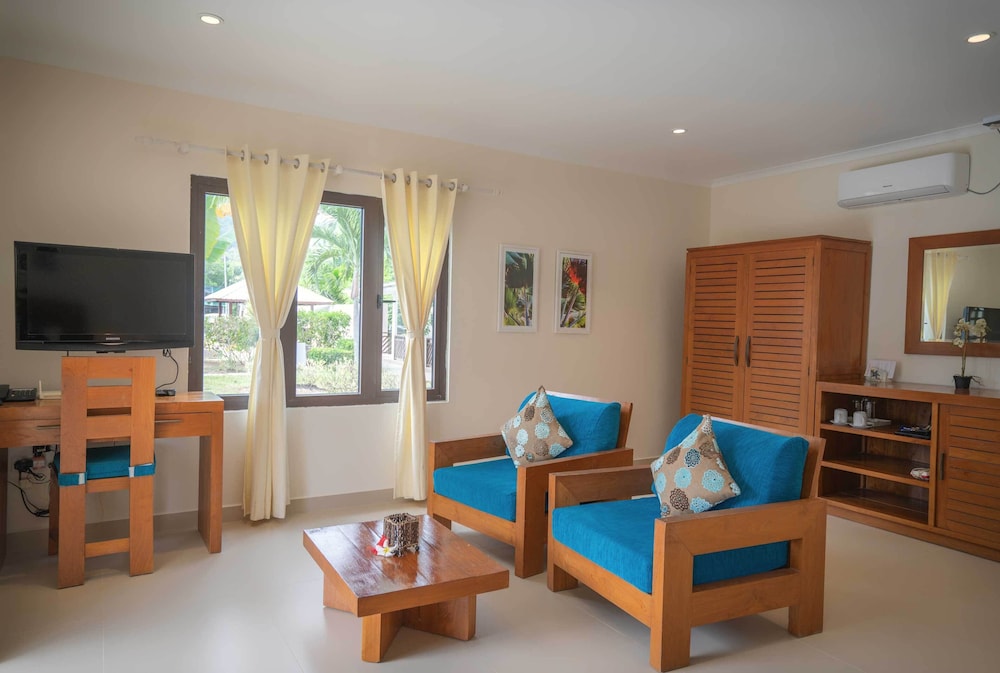 Villas De Mer Hotel 50/71