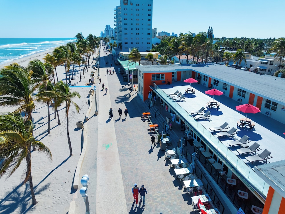 La Terrace Oceanfront 40/50
