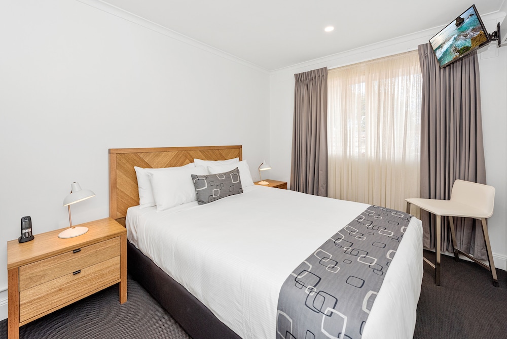 Fawkner Suites Serviced Apartments 29/64