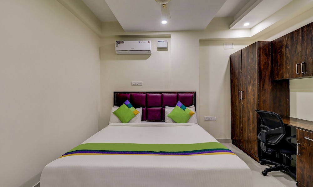 Oyo 11387 Hotel Kozy Rooms 12/22
