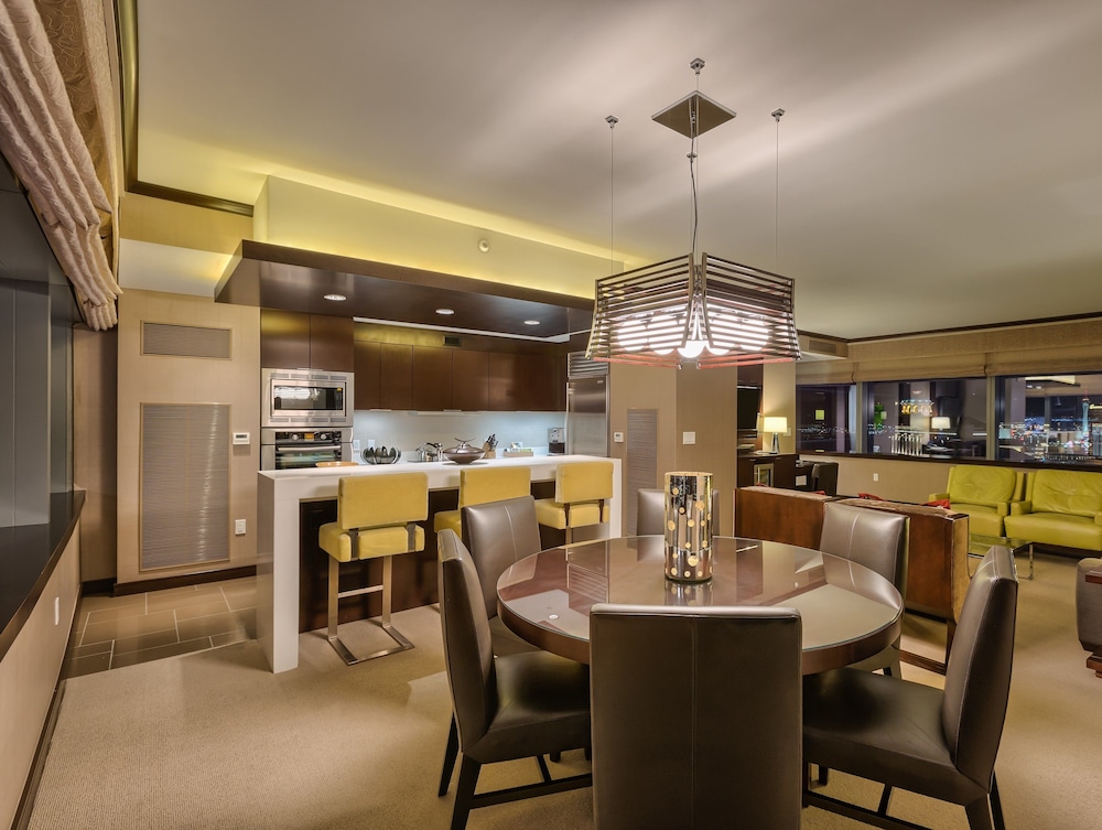 Secret Suites At Vdara 46/50
