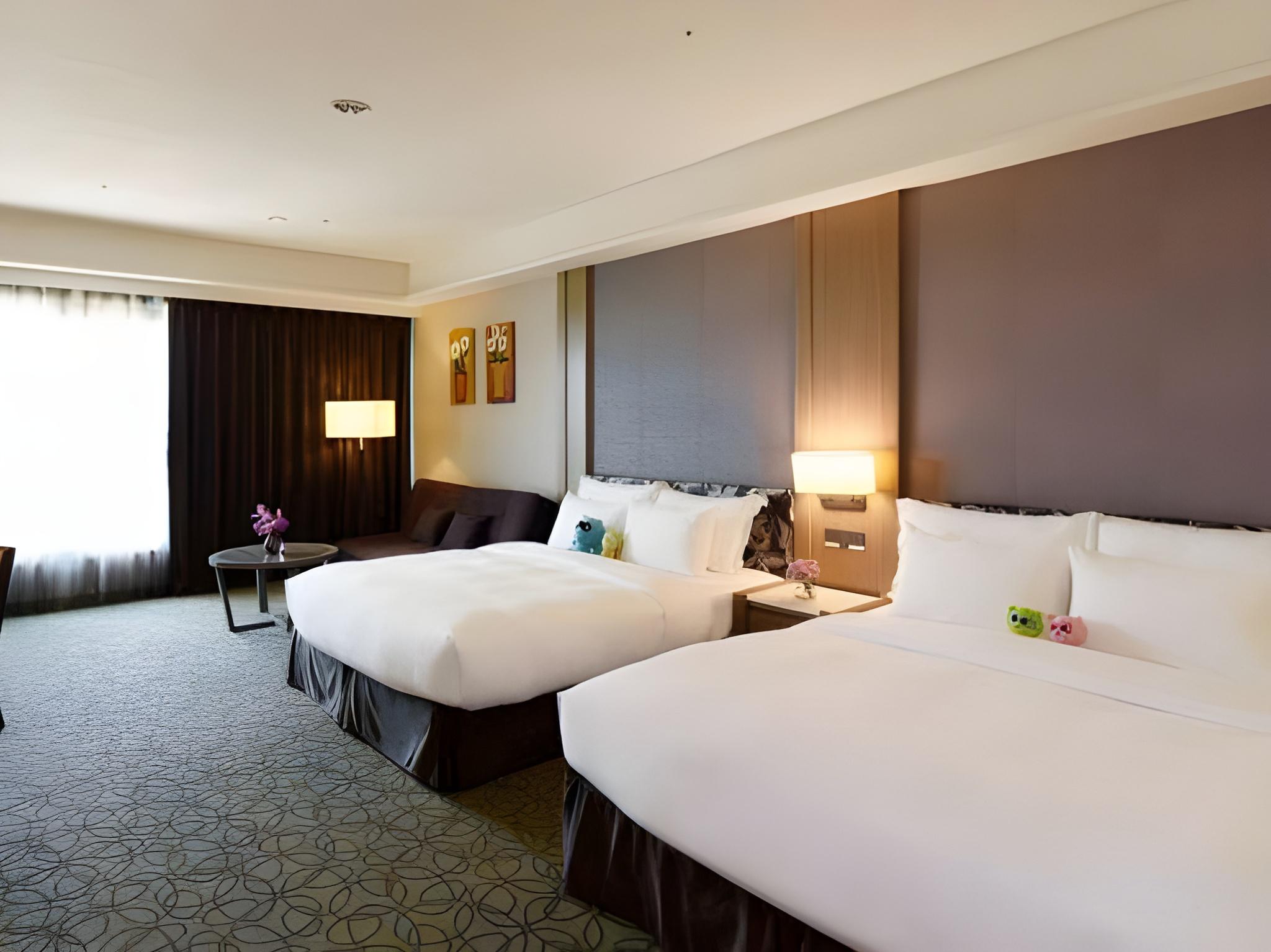 Deluxe, Twin Beds